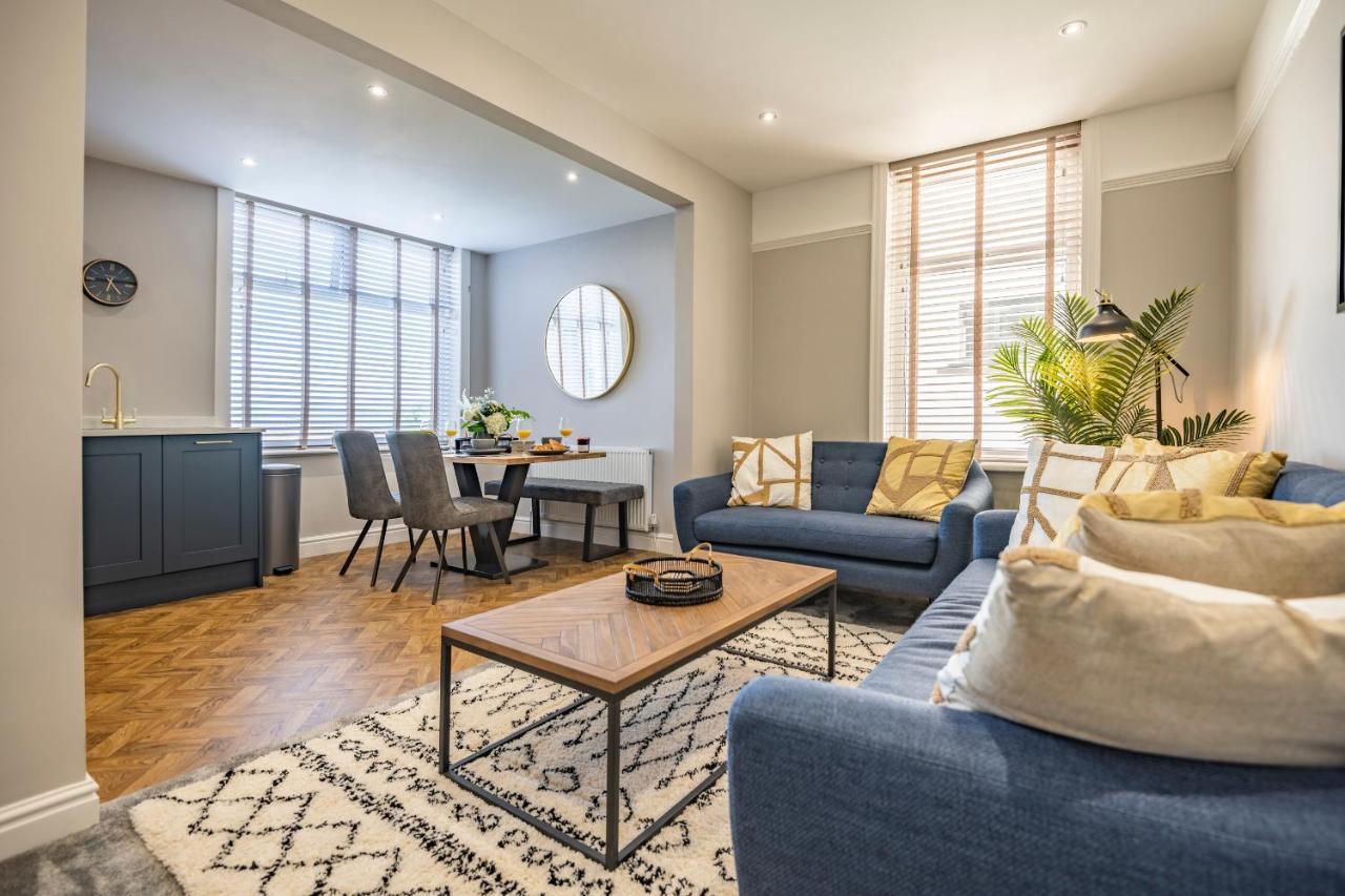 Luxury 2 Bed Apartment, Sea View, Near The Beach. Rhôs-on-Sea Exteriör bild